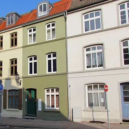 Fuerstenhof In Der Altstadt Mit Terrasse Und Parkplatz